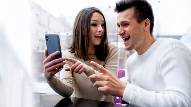 Building a Strong Connection in Online Dating